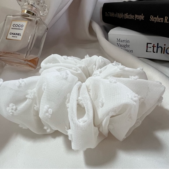 Color scunchies - Picture 9 of 12